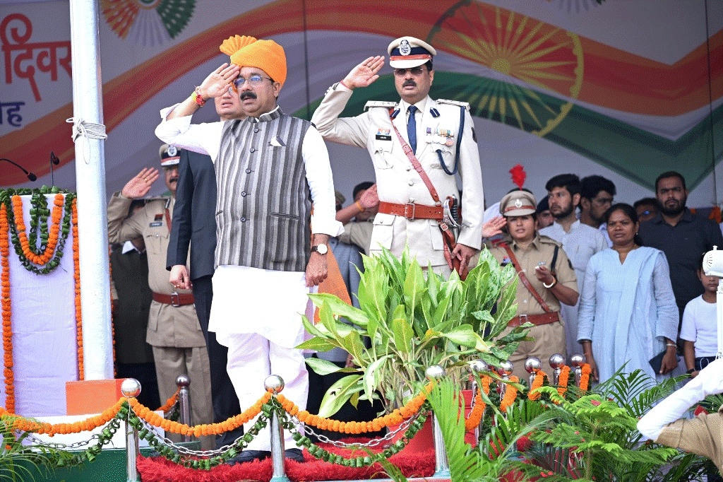 बिलासपुर में उप मुख्यमंत्री अरुण साव ने किया ध्वजारोहण बिलासपुर में उप मुख्यमंत्री अरुण साव ने किया ध्वजारोहण