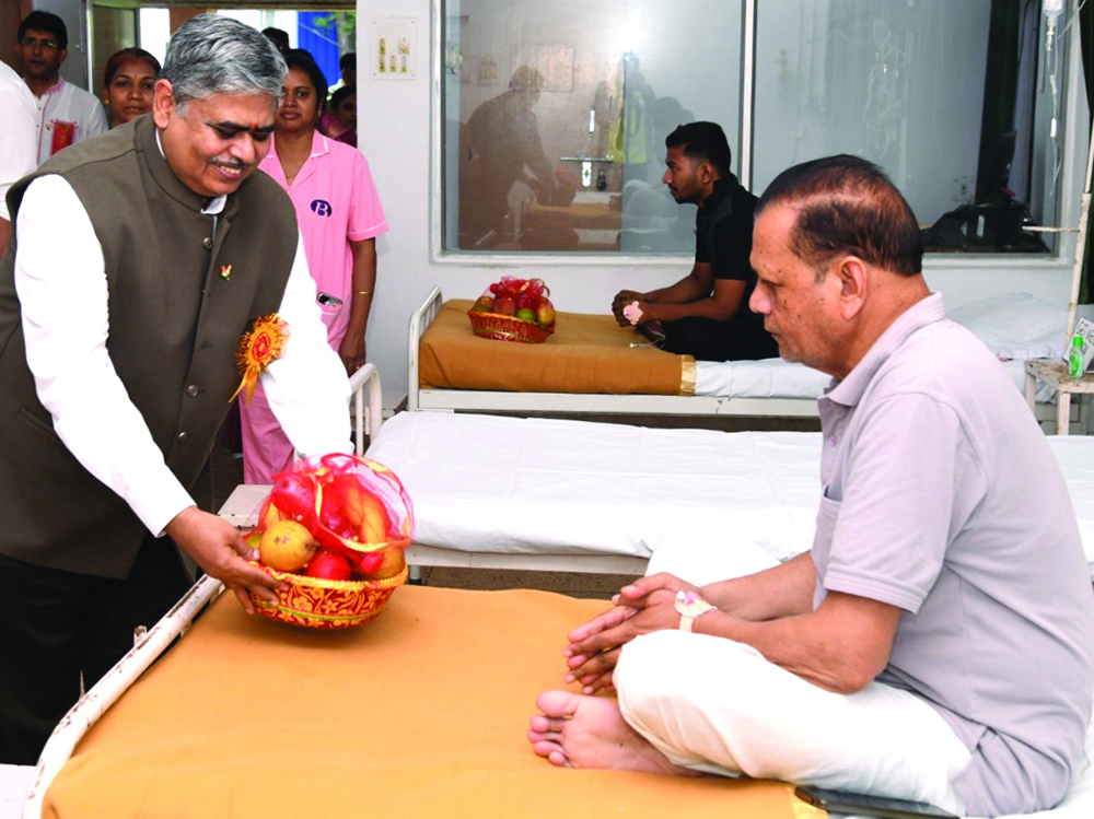 हमेशा श्रेष्ठ कार्य करने का कर्मचारियों को प्रोत्साहन