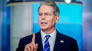 अमेरिका के वित्त मंत्री ने भारत पर रूसी तेल से 'मुनाफ़ाखोरी' का लगाया आरोप