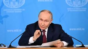 यूक्रेन युद्ध ख़त्म करने के लिए पुतिन की मांगें क्या हैं?