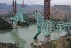 चीन में पुल ढहने से कम से कम 12 श्रमिकों की मौत