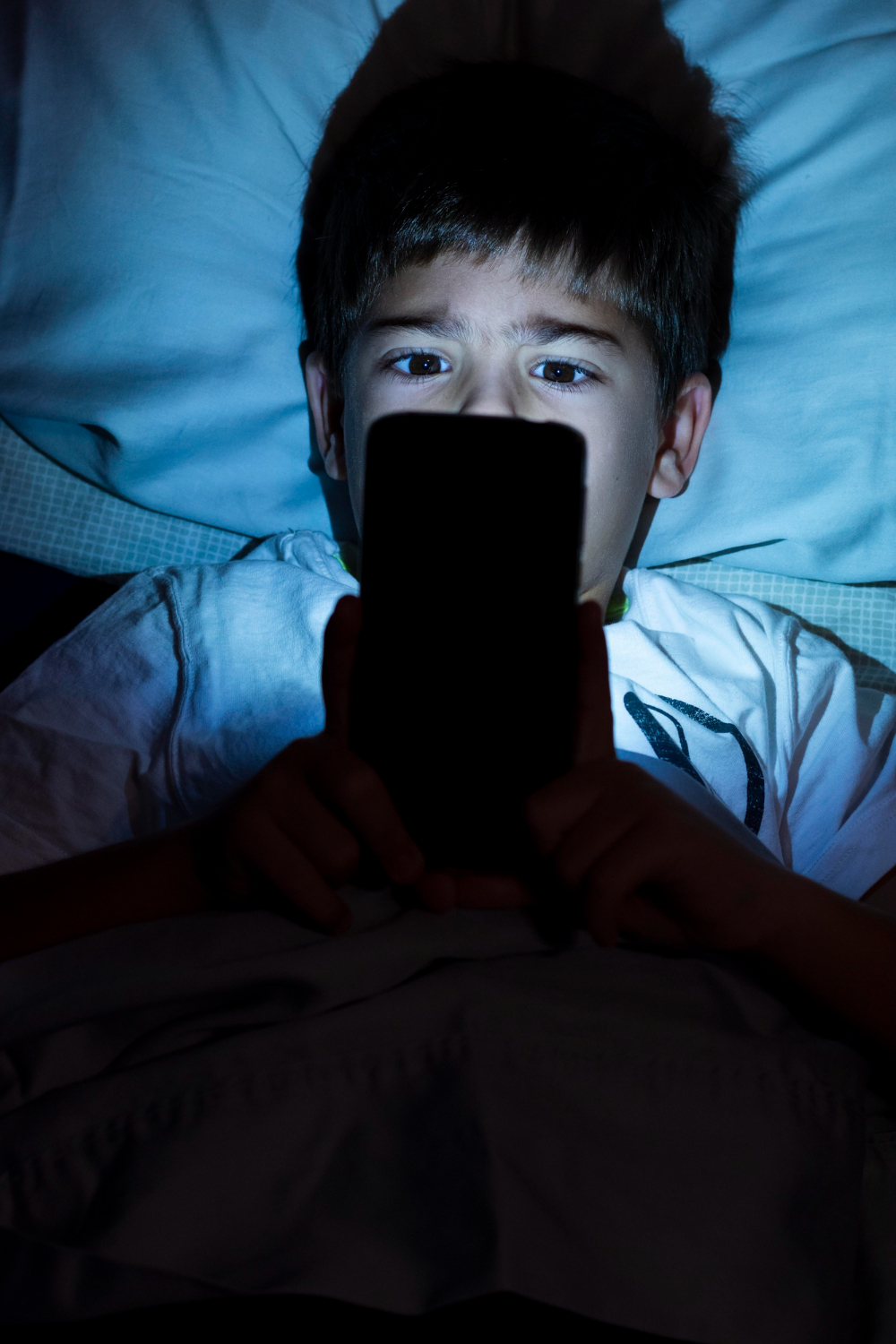 वाई-फाई और मोबाइल इंटरनेट क्या रात में बंद करके सोना चाहिए?