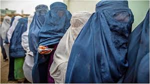 अफ़ग़ानिस्तान: तालिबान सरकार ने महिलाओं से जुड़ा एक नया फ़रमान जारी किया