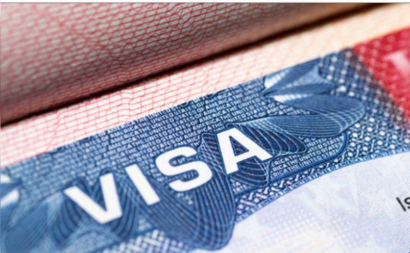 एच-1बी वीजा पर 1 लाख डॉलर का वार्षिक शुल्क लगाने के ट्रंप के फैसले ने भारतीय आईटी कंपनियों के लिए खड़ी की नई मुसीबत