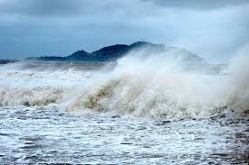 वियतनाम के तट से टकराया चक्रवात 'बुआलोई', हजारों लोगों को सुरक्षित स्थानों पर पहुंचाया गया