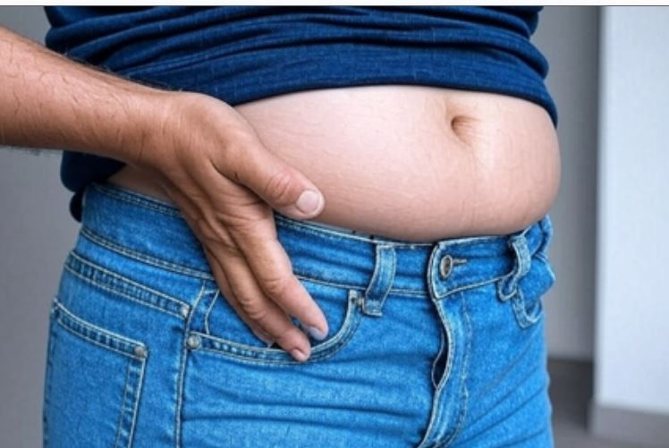 पेट की चर्बी घटाने में कारगर हैं ये 3 योगासन, घर बैठे आसान तरीके से पाएं फ्लैट टमी 