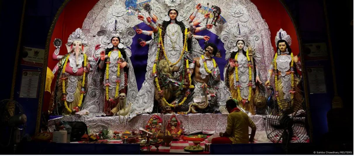 दुर्गा पूजा को यूनेस्को की मान्यता पर विवाद क्यों?