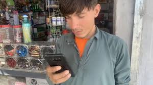 तालिबान ब्लैकआउट के बाद इंटरनेट सेवाएं बहाल, अफ़ग़ान नागरिकों ने मनाई खुशी