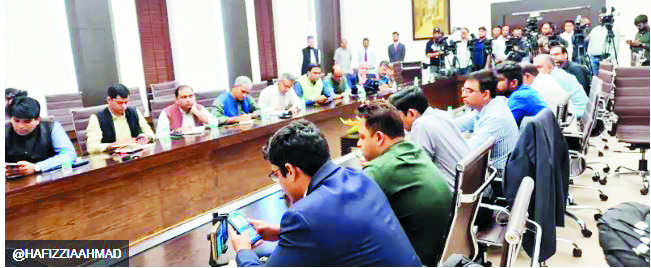 तालिबान के विदेश मंत्री की नई दिल्ली में प्रेस कॉन्फ्रेंस को लेकर भारत की महिला पत्रकारों ने कहा- हमें बाहर रखा गया