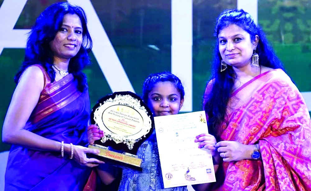 अंतरराष्ट्रीय नृत्य महोत्सव में रायगढ़ की 4 वर्षीय आध्या को द्वितीय स्थान 