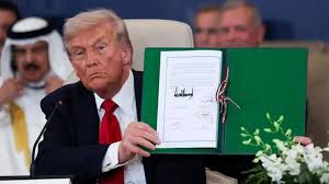 मिस्र: ग़ज़ा शांति योजना पर हुए हस्ताक्षर, ट्रंप बोले- अब पुनर्निर्माण शुरू हो रहा