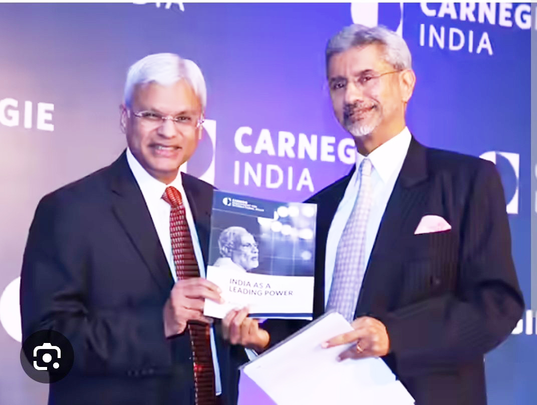 एश्ले टेलिस गिरफ्तार होने से पहले भारत, अमेरिका और चीन पर एक्सपर्ट के रूप में क्या कहते थे?