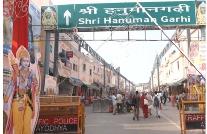 अयोध्या: हनुमान गढ़ी में भक्तों का उत्साह, दीपोत्सव की तैयारियां जोरों पर 