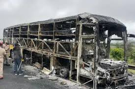 आंध्र प्रदेश बस दुर्घटना में शामिल मोटरसाइकिल पर सवार दोनों लोग नशे में थे: पुलिस