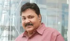 अभिनेता सतीश शाह पंचतत्व में विलीन: नसीरुद्दीन शाह, रत्ना पाठक ने अंतिम संस्कार में हिस्सा लिया