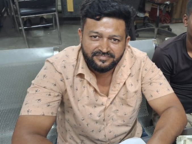 नौकरी छीन लेने की धमकी देकर एसईसीएल कर्मी से 8 लाख की वसूली