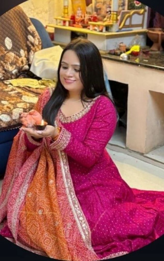 शिक्षिका की कार बेकाबू होकर पेड़ से टकराई, इलाज के दौरान मौत