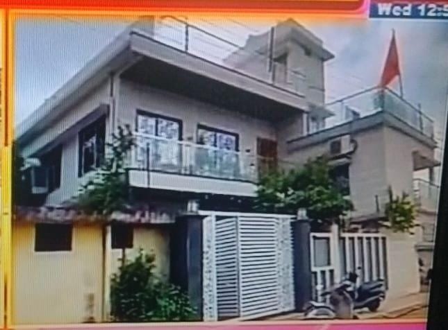 दिन भर चली छापेमारी के बाद ईओडब्ल्यू टीमें लौटीं 