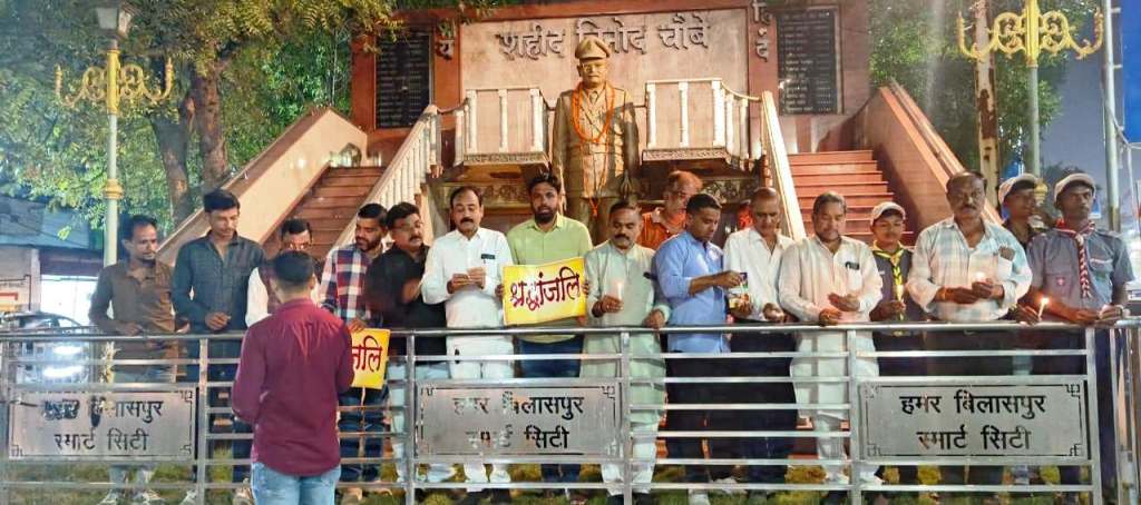 रेल हादसे पर कांग्रेस का आक्रोश- मृतकों को दी श्रद्धांजलि, रेल मंत्री से इस्तीफे की मांग