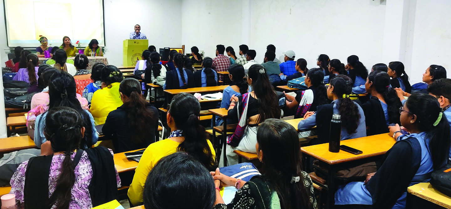 लक्ष्य प्राप्ति को प्रोत्साहित करने प्रगति कॉलेज ने विद्यार्थी मोटिवेशनल प्रोग्राम किया आयोजित