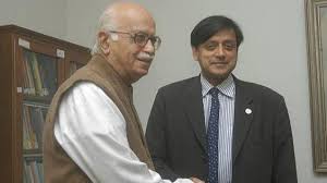 शशि थरूर ने नेहरू-इंदिरा का ज़िक्र कर आडवाणी पर ऐसा क्या कहा जिससे कांग्रेस ने किया किनारा