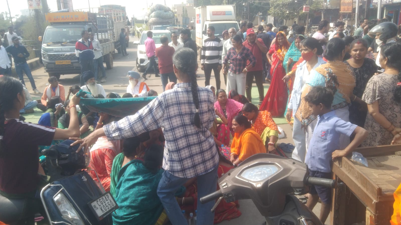 पानी भरे गहरे गड्ढे में डुबने से दो बच्चों की मौत