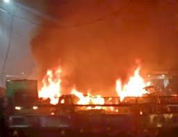 दिल्ली: लाल किले के पास खड़ी कार में विस्फोट