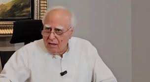 बिहार चुनाव: कपिल सिब्बल ने रेलवे पर फिर से लगाए आरोप, कहा 'ये कोई जवाब नहीं देंगे'