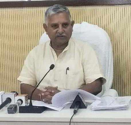 साढ़े 17 सौ निजी स्कूलों ने नहीं ली पापुनि की किताबें