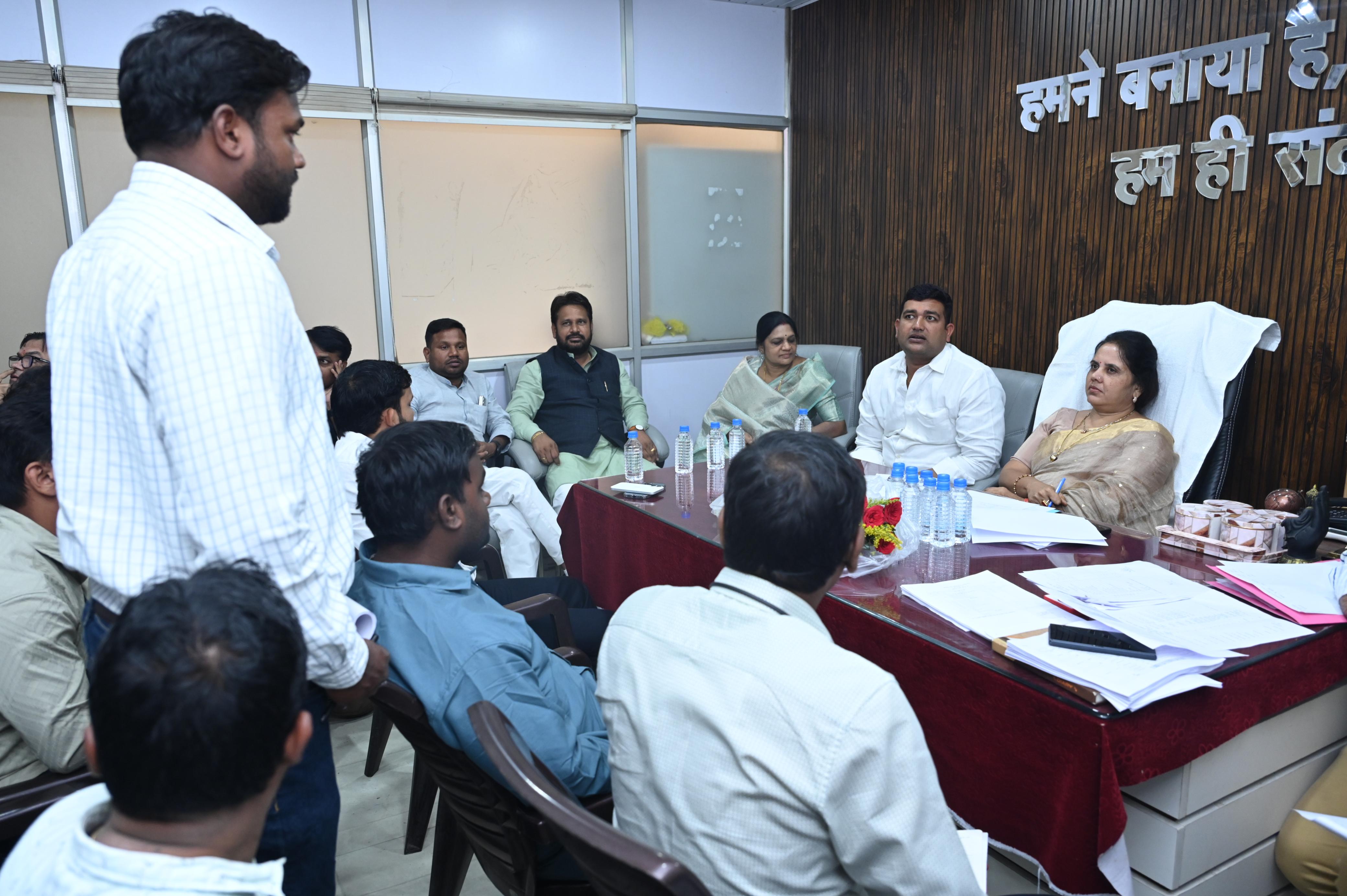 रामकी कंपनी में 6 वार्डो को देखने वाला मात्र एक सुपरवाईजर..