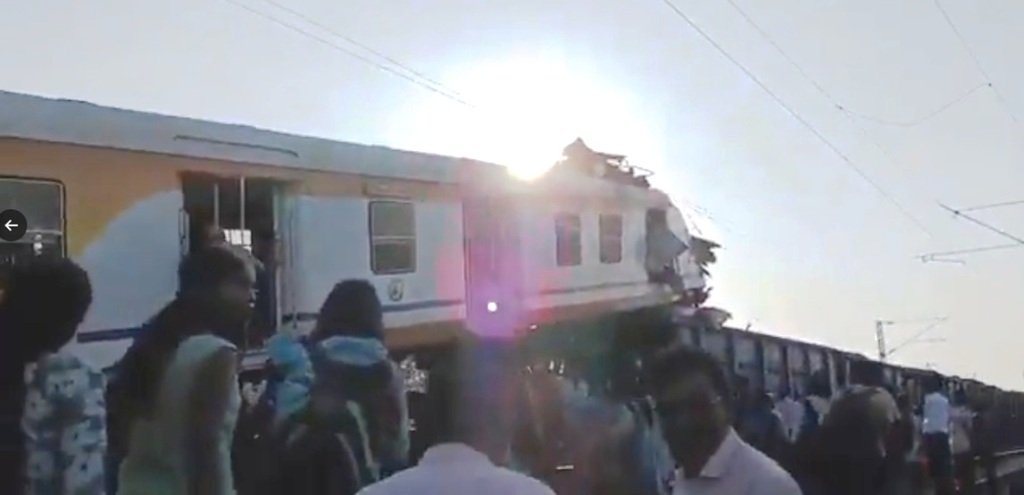 मेमू ट्रेन हादसे में एक और मौत, मृतकों की संख्या 13 पहुंची