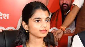 बिहार चुनाव नतीजे: अलीनगर सीट पर बीजेपी की मैथिली ठाकुर आगे