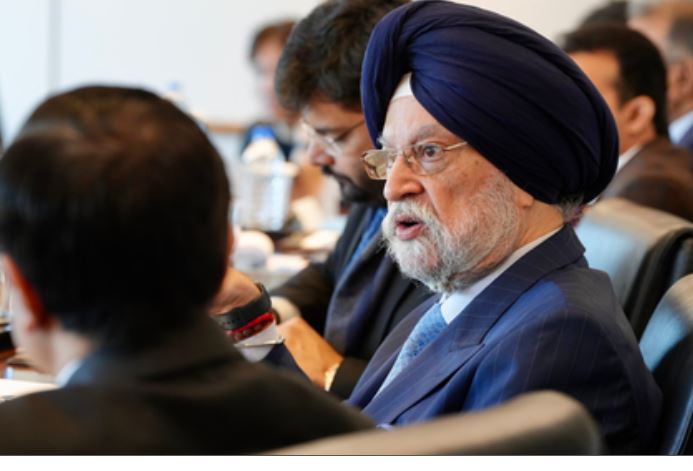 कोरिया की प्रमुख शिपिंग कंपनियों के सीईओ से मिले केंद्रीय मंत्री हरदीप सिंह पुरी 