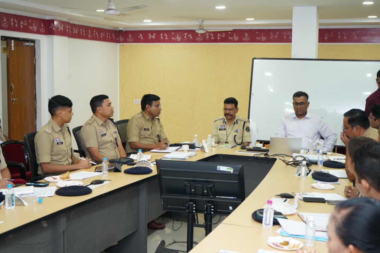 आईजी ने ली क्राइम मीटिंग 