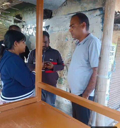 देखें VIDEO : कार्रवाई करने पहुंची स्वास्थ्य अधिकारी और पार्षद हुए आमने सामने 