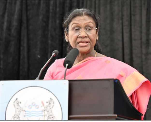 अभिनेता धर्मेंद्र का निधन भारतीय सिनेमा के लिए एक बड़ी क्षति : राष्ट्रपति द्रौपदी मुर्मू 