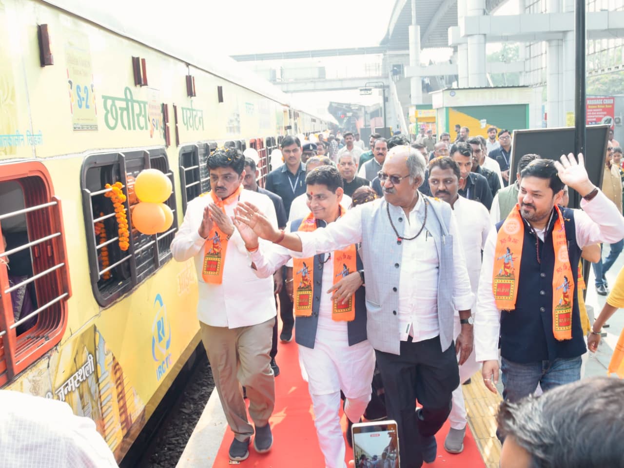  सांसद  अग्रवाल ने ‘श्री राम लला दर्शन  विशेष ट्रेन को किया रवाना