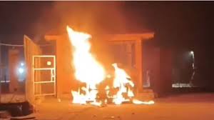 मध्य प्रदेश: कॉलेज में स्टूडेंट्स के लगातार बीमार पड़ने के बाद कैंपस में तोड़फोड़