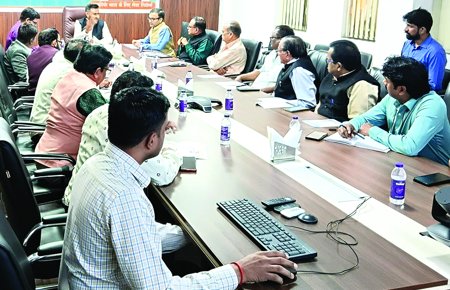 श्रमिक संगठनों ने श्रम संहिताओं के लागू होने पर श्रम कार्यालयों संग किया श्रमेव-जयते का उद्घोष   