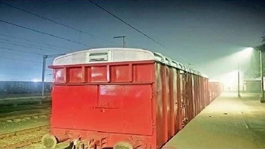 रेलवे की लापरवाही से मजदूर झुलसा, उपचार के दौरान मौत