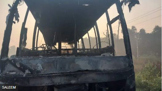 उत्तर प्रदेश: दिल्ली जा रही बस ट्रक से टकराई, दो लोगों की मौत, कई घायल