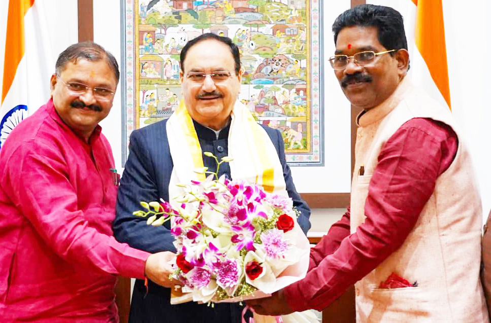 जेपी नड्डा को सांसद पांडेय  ने दी जन्मदिन की बधाई