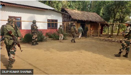 मणिपुर: 11 उग्रवादी हथियार-विस्फोटकों के साथ गिरफ़्तार