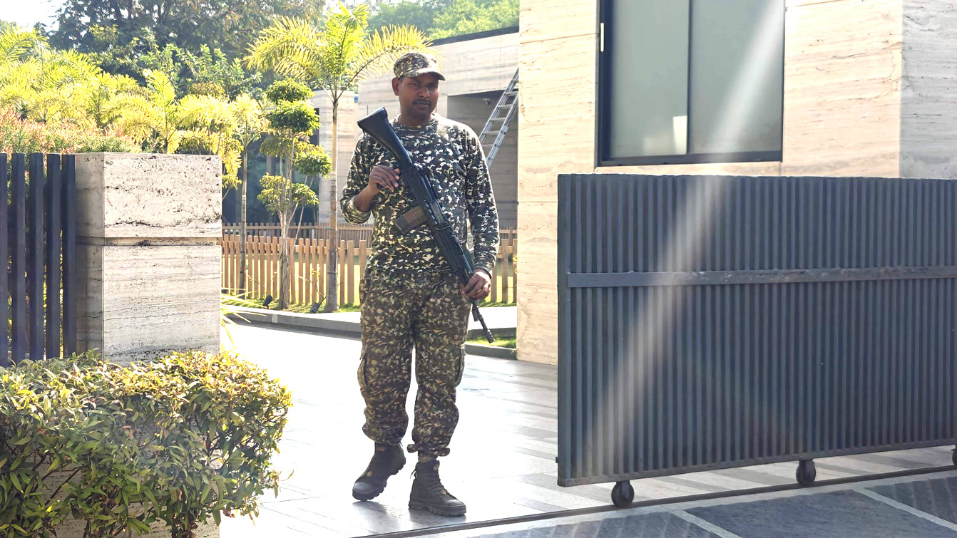 स्टील कारोबारियों पर आयकर छापे