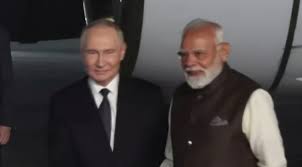 दिल्ली में रूसी राष्ट्रपति पुतिन का स्वागत, पीएम मोदी ने खुद किया रिसीव