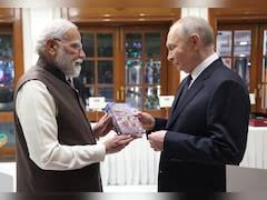 रूस के राष्ट्रपति पुतिन को पीएम मोदी ने भेंट की गीता