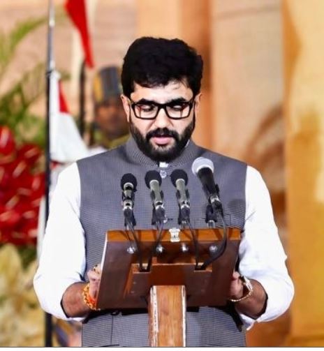 केंद्र सरकार इंडिगो की सेवाओं में रुकावट को लेकर गंभीर, जल्द सामान्य होंगे हालात : केंद्रीय मंत्री मुरलीधर मोहोल 