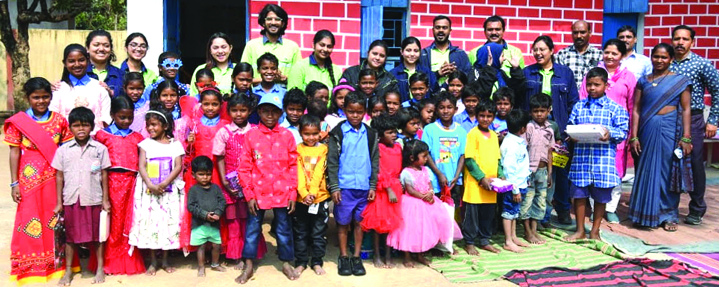 वेदांता एल्युमिनियम के 1800 कर्मचारियों ने मिलकर 4000 घंटों से अधिक समय समुदायिक सेवा में देकर लाई लाखों चेहरे पर मुस्कान