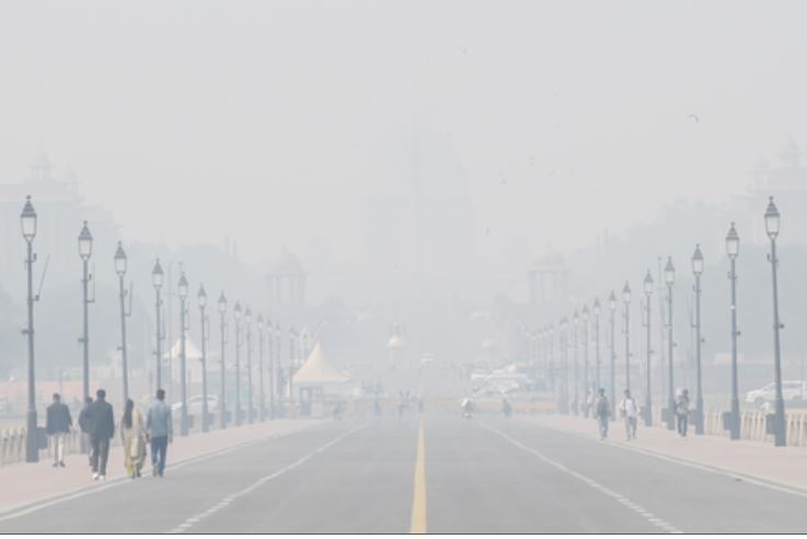 दिल्ली-एनसीआर में एक्यूआई 300 के नीचे; तेज हवाओं से मिली मामूली राहत, कल से छाएगा कोहरा