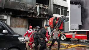 इंडोनेशिया में बहुमंजिला इमारत में आग लगने से 22 लोगों की मौत